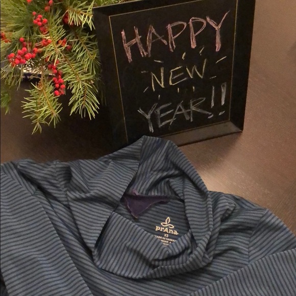 Prana Women’s Shirt EUC! - Picture 1 of 4